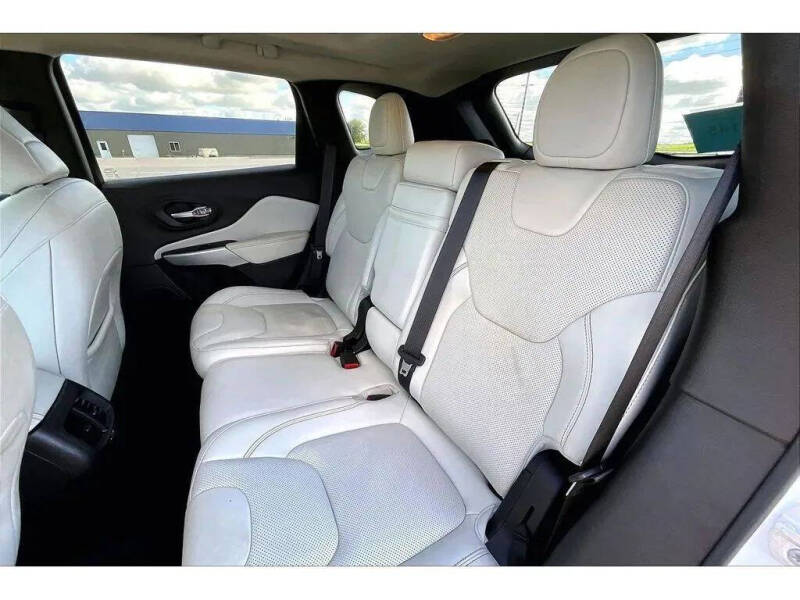 2017 Jeep Cherokee Overland
