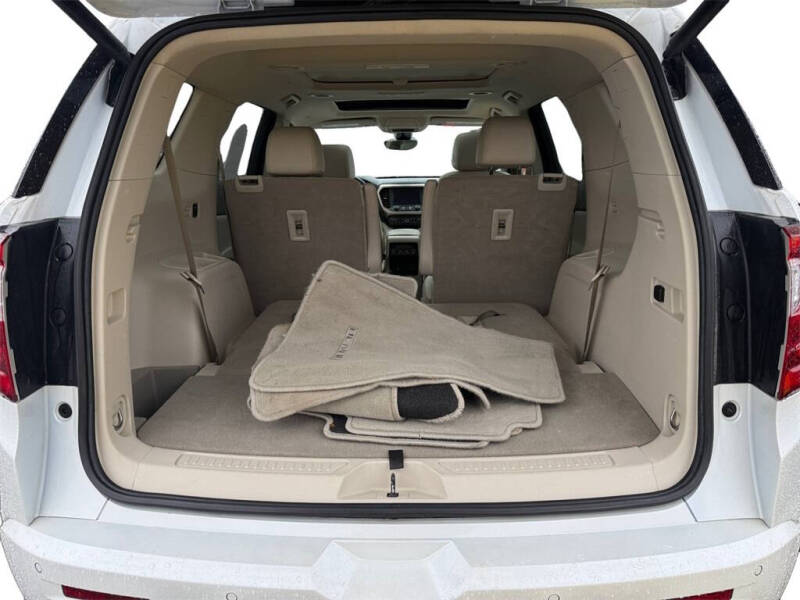 2022 GMC Acadia Denali