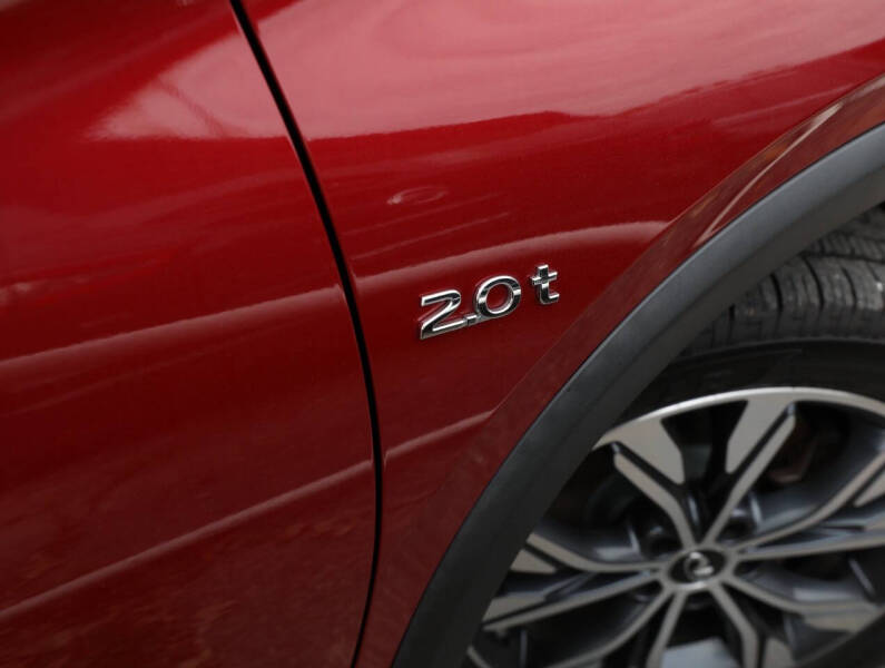 2017 Infiniti QX30 Premium