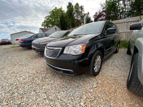 2014 Chrysler Town and Country for sale at Uniworld Auto Sales LLC. in Greensboro NC
