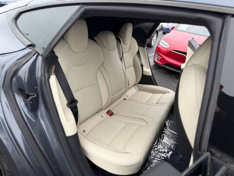 2021 Tesla Model S Plaid