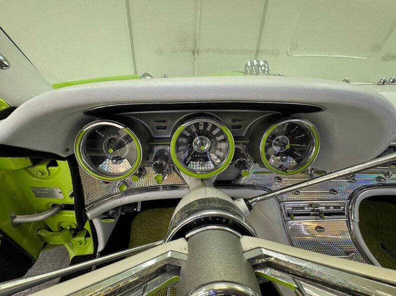 1962 Ford Thunderbird