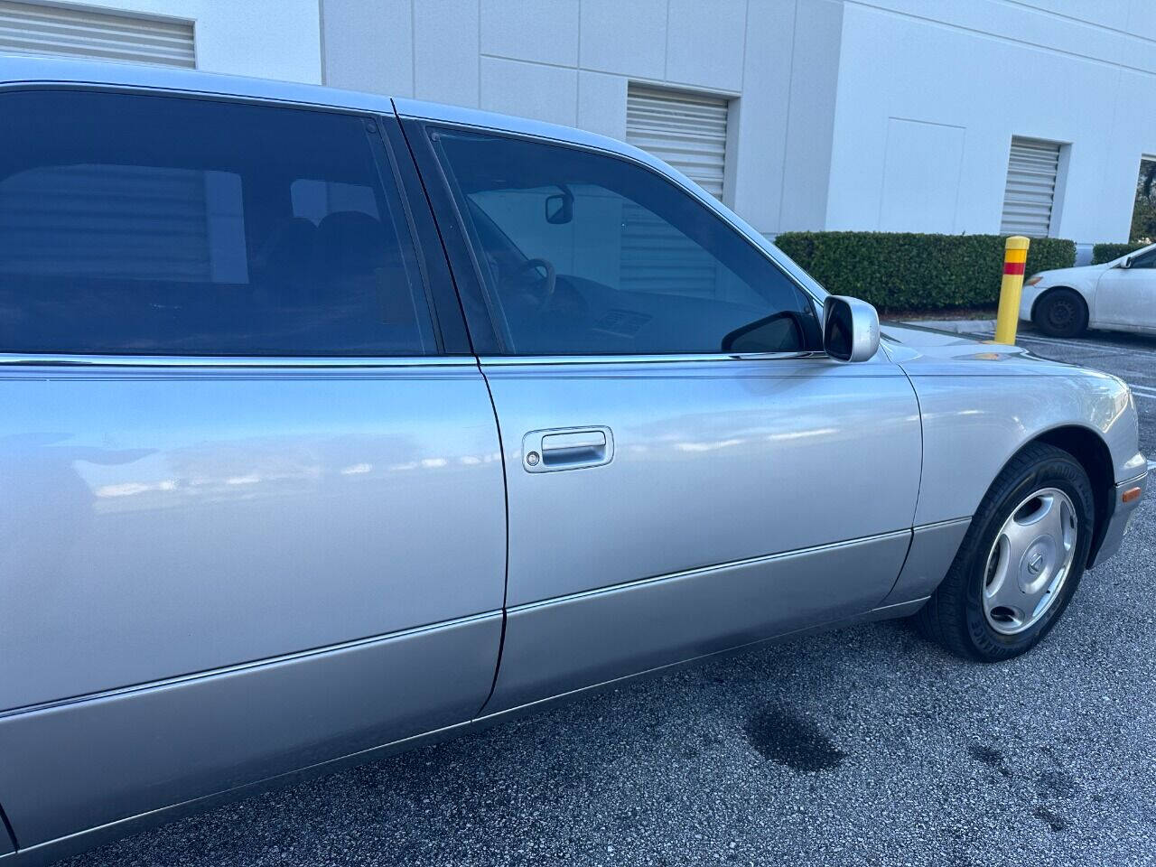 1998 Lexus LS 400  - $7,900