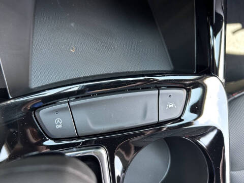 2025 Chevrolet Trax RS