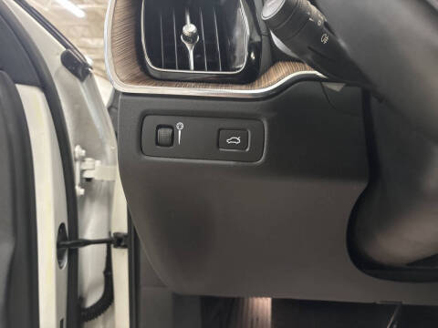 2022 Volvo XC60 B5 Inscription