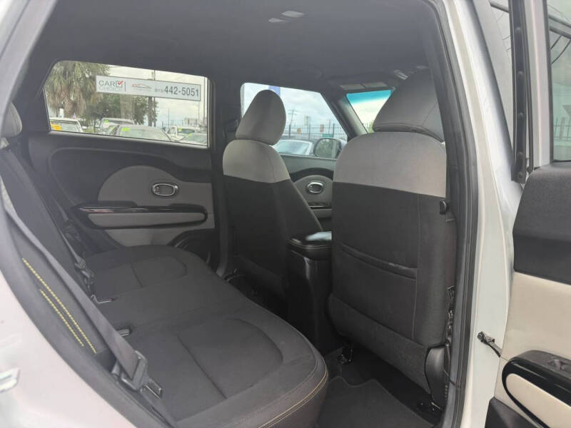 2015 Kia Soul +