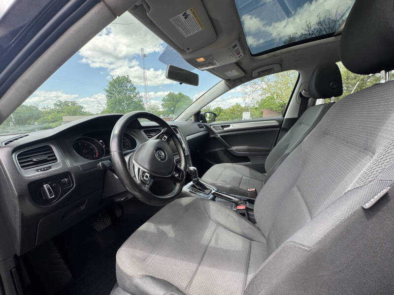 2016 Volkswagen Golf TSI S