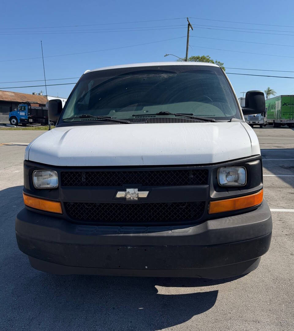 2017 Chevrolet Express 2500 3dr Cargo Van - Summit White exterior view 5