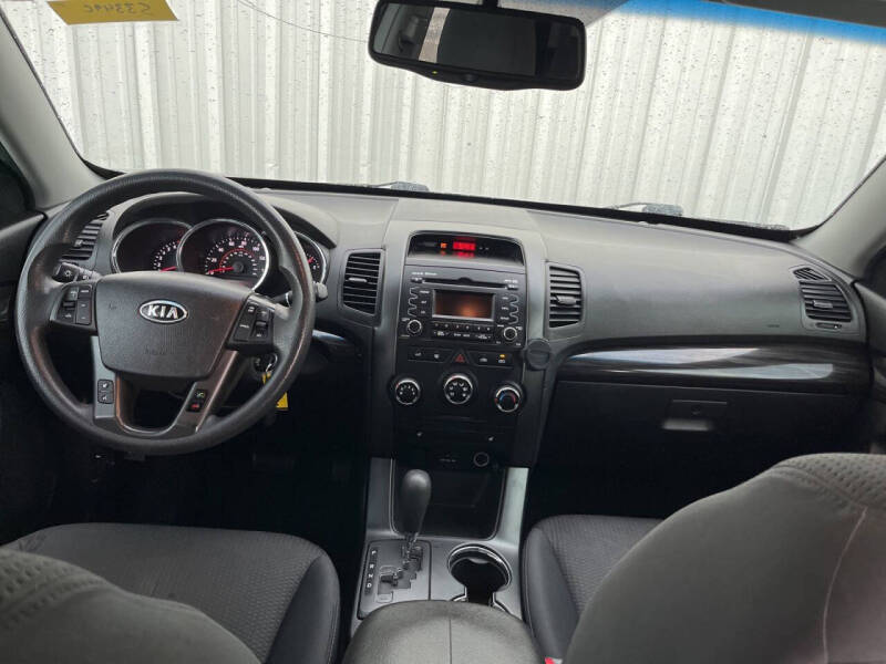 2011 Kia Sorento LX