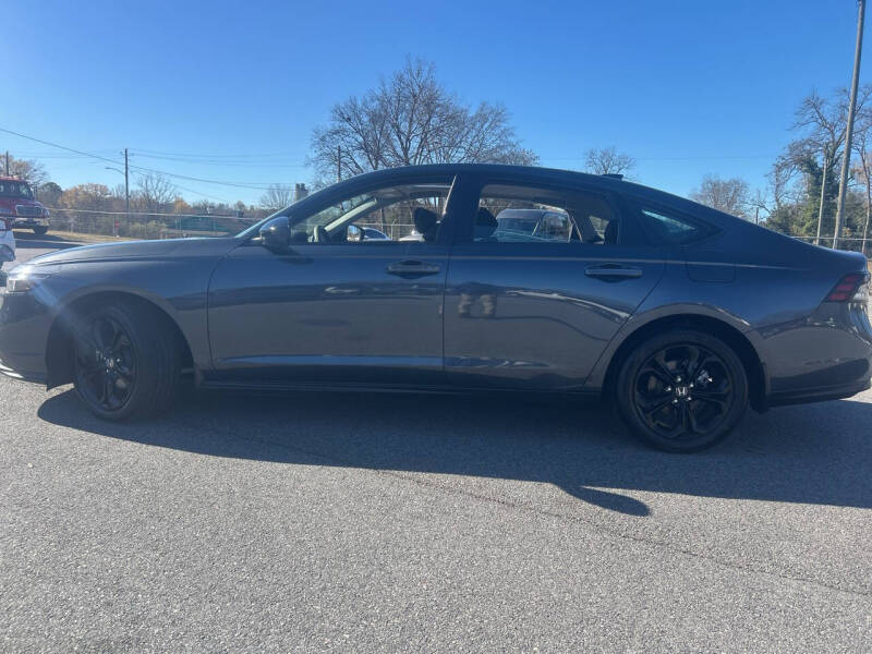 2025 Honda Accord SE's photo