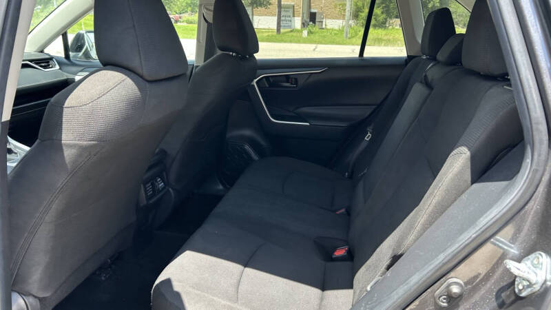 2024 Toyota RAV4 LE - Photo 14