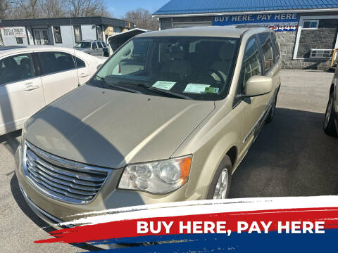 2011 Chrysler Town and Country for sale at RACEN AUTO SALES LLC in Buckhannon WV