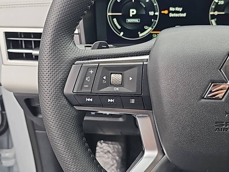 2025 Mitsubishi Outlander PHEV SEL