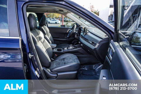 2023 Mitsubishi Outlander SE