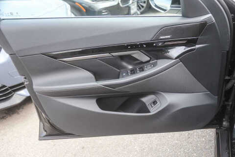 2025 BMW 5 Series 530i