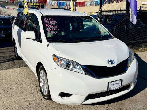 2014 Toyota Sienna LE 7-Passenger