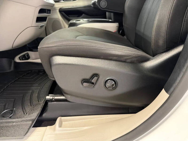 2020 Chrysler Pacifica Touring