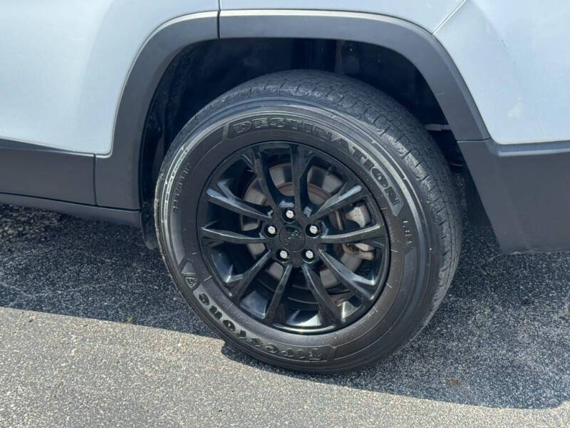 2023 Jeep Cherokee Altitude Lux