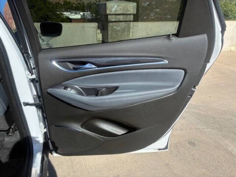 2022 Buick Enclave Essence