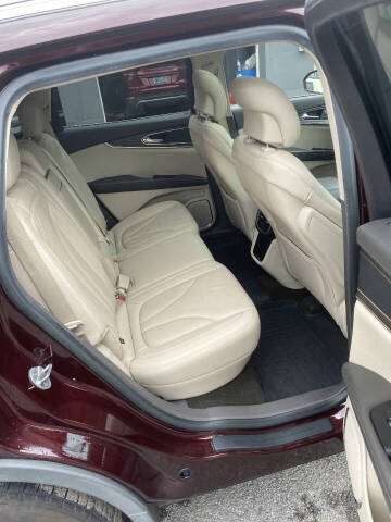 2019 Lincoln Nautilus Select