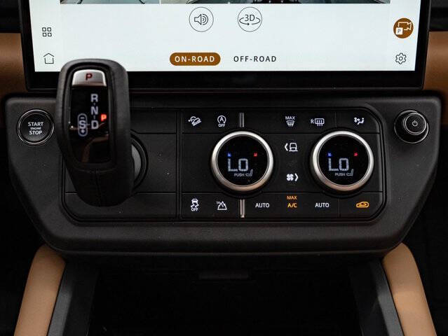 2026 Land Rover Defender 110 P400 X-Dynamic SE