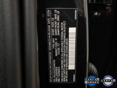 2025 Volvo XC40 B5 Plus Bright Theme