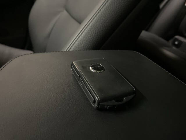 2025 Volvo XC60 B5 Plus Dark Theme