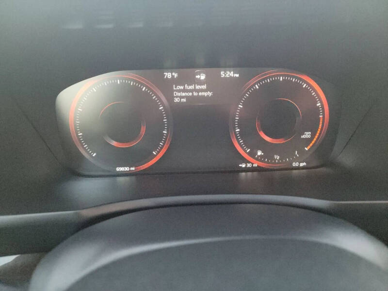 2016 Volvo XC90 T6 Momentum