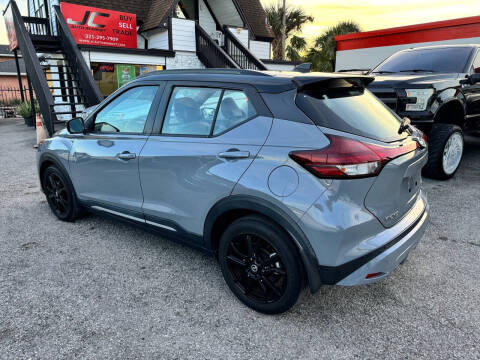 2021 Nissan Kicks SR