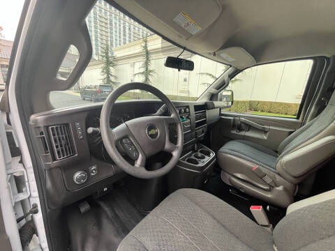 2024 Chevrolet Express 2500