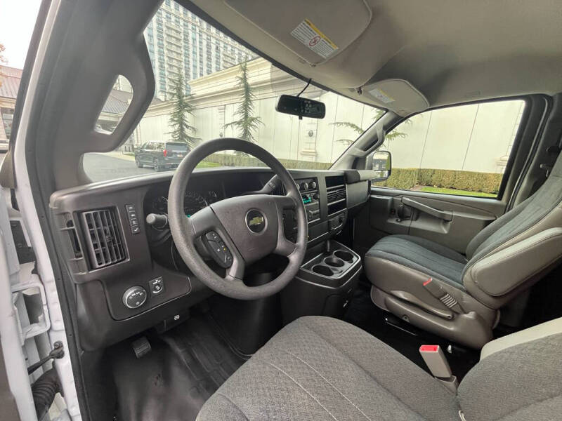 2024 Chevrolet Express 2500
