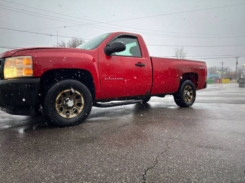 2010 Chevrolet Silverado 1500 for sale at Glizzy Auto Sales in Barberton OH