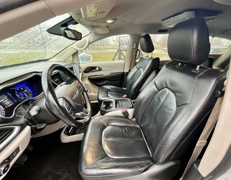 2017 Chrysler Pacifica Touring Plus