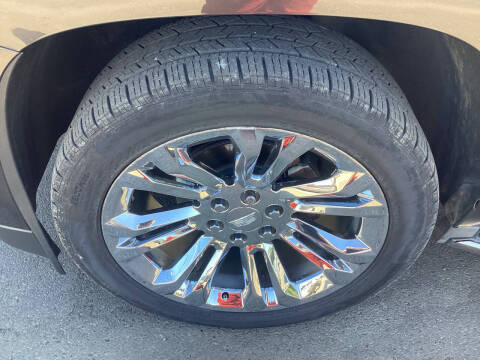 2016 Cadillac Escalade Luxury Collection