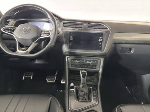 2024 Volkswagen Tiguan SE R-Line Black
