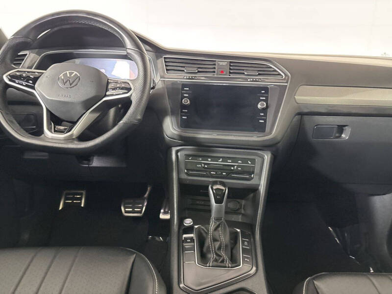 2024 Volkswagen Tiguan SE R-Line Black