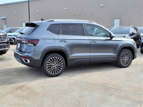 2025 Volkswagen Taos SE