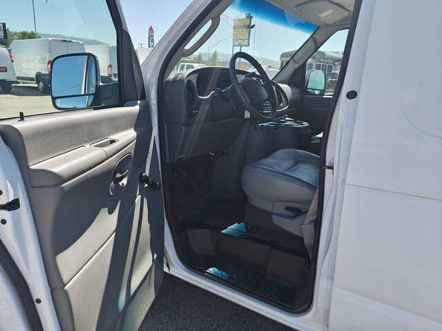 2004 Ford E-Series E-250