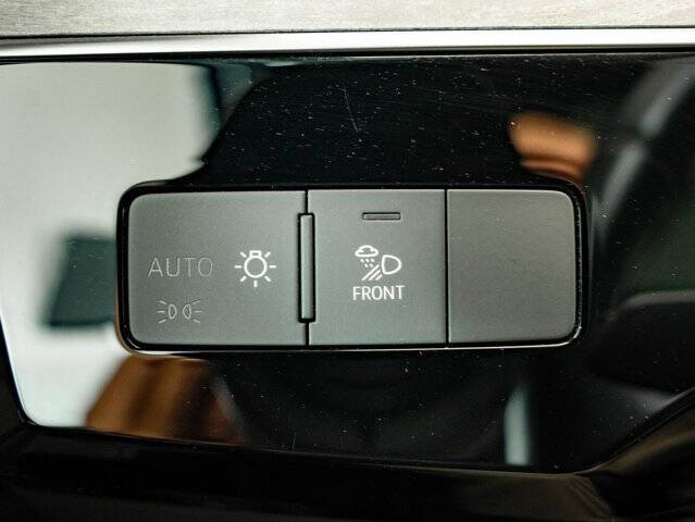 2022 Audi e-tron quattro Premium