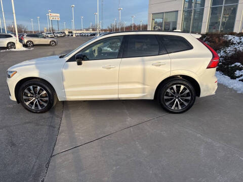 2025 Volvo XC60 B5 Plus Dark Theme