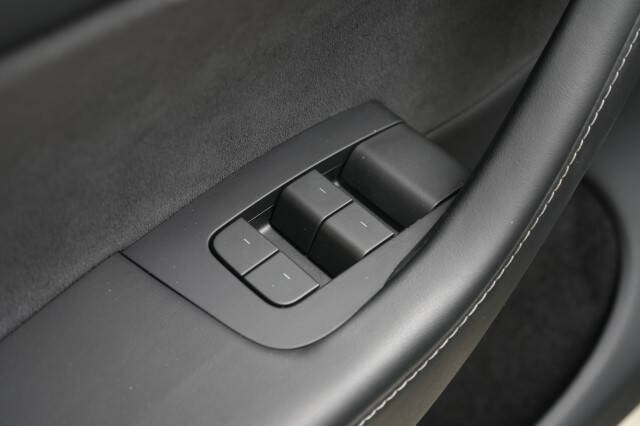 2024 Tesla Model Y Performance