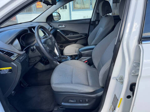 2017 Hyundai Santa Fe SE