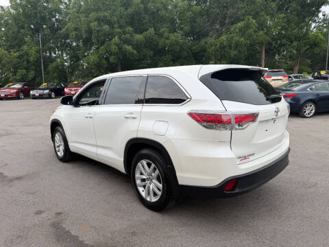2016 Toyota Highlander LE