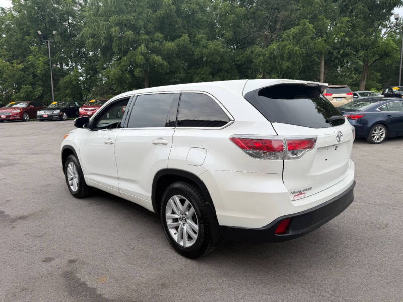 2016 Toyota Highlander LE