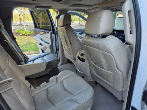 2017 Cadillac Escalade Luxury