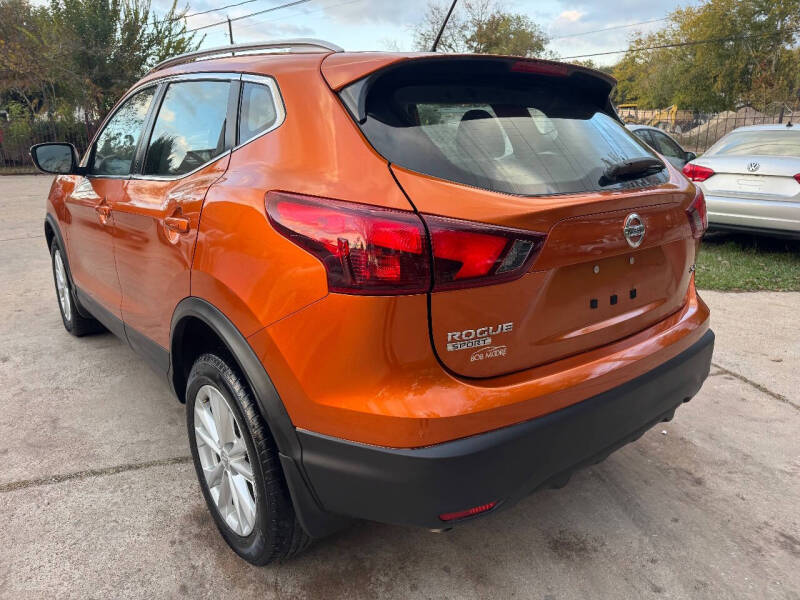 2017 Nissan Rogue Sport SV