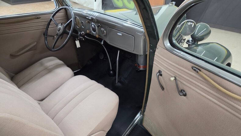 1935 Ford Tudor