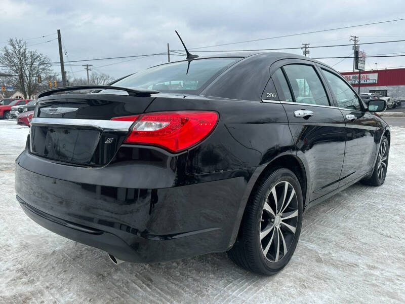 2013 Chrysler 200 Touring