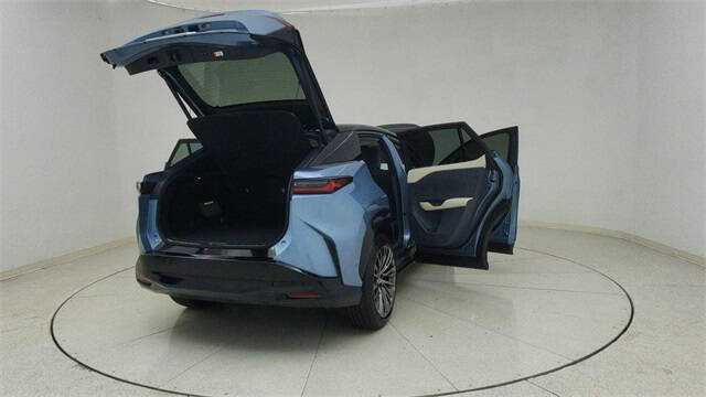 2023 Lexus RZ 450e Luxury