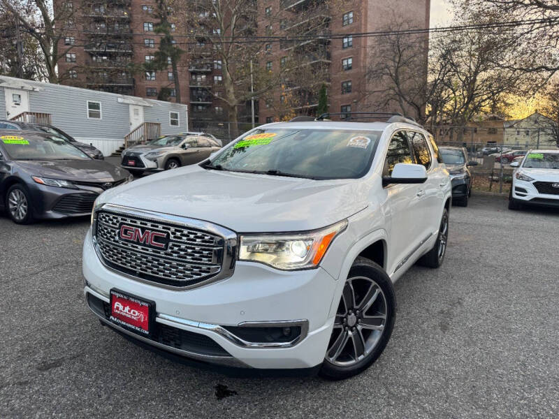 2017 GMC Acadia Denali photo 2